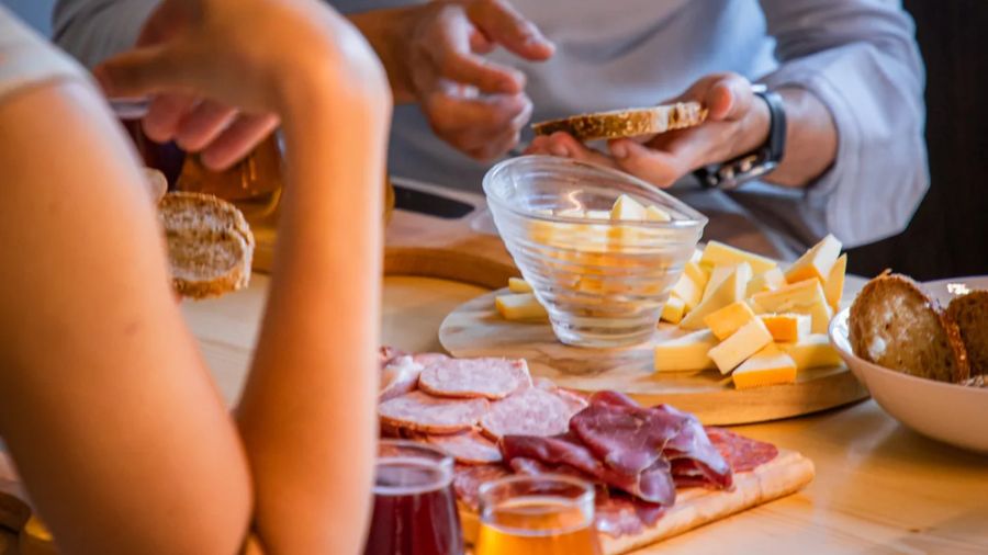 Accords bières et fromages suisses, notre guide local